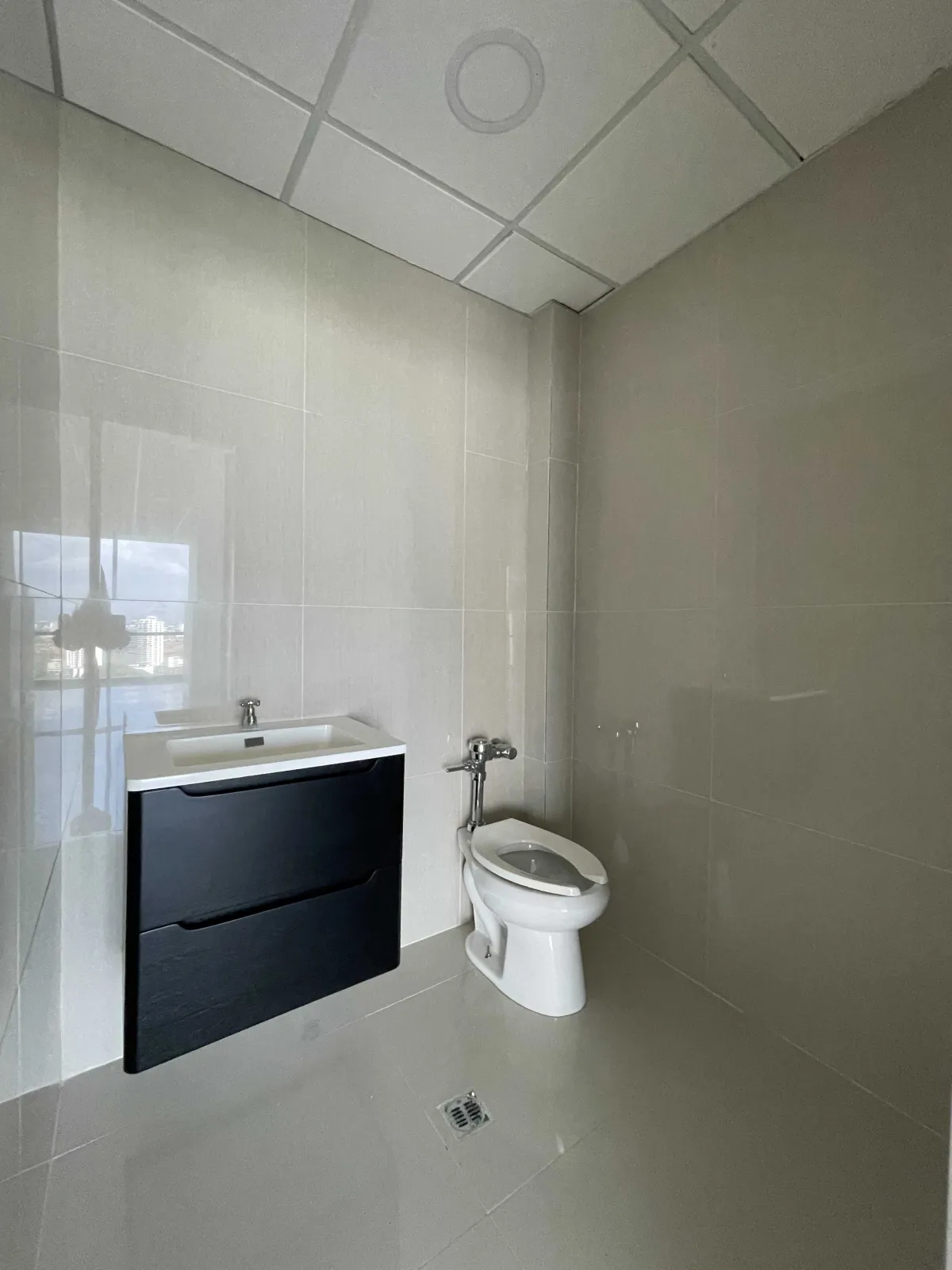 Furnished Corporate Office in PH Financial Park, Costa del Este, 104 m²