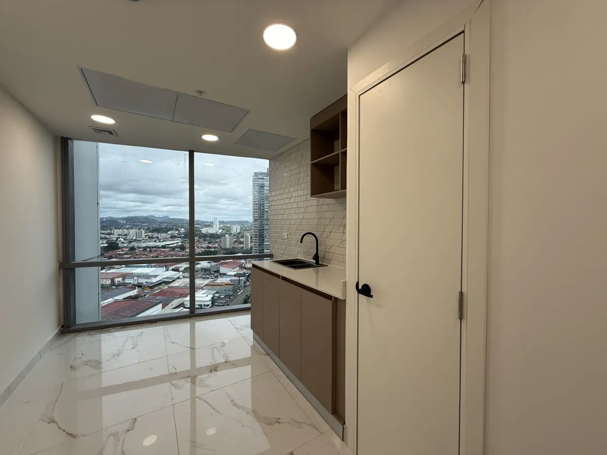 Furnished Corporate Office in PH Financial Park, Costa del Este, 122 m²