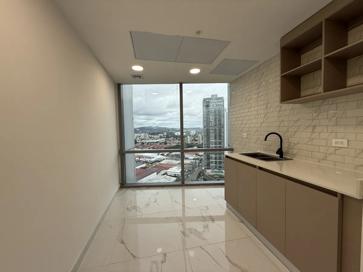 Furnished Corporate Office in PH Financial Park, Costa del Este, 122 m²