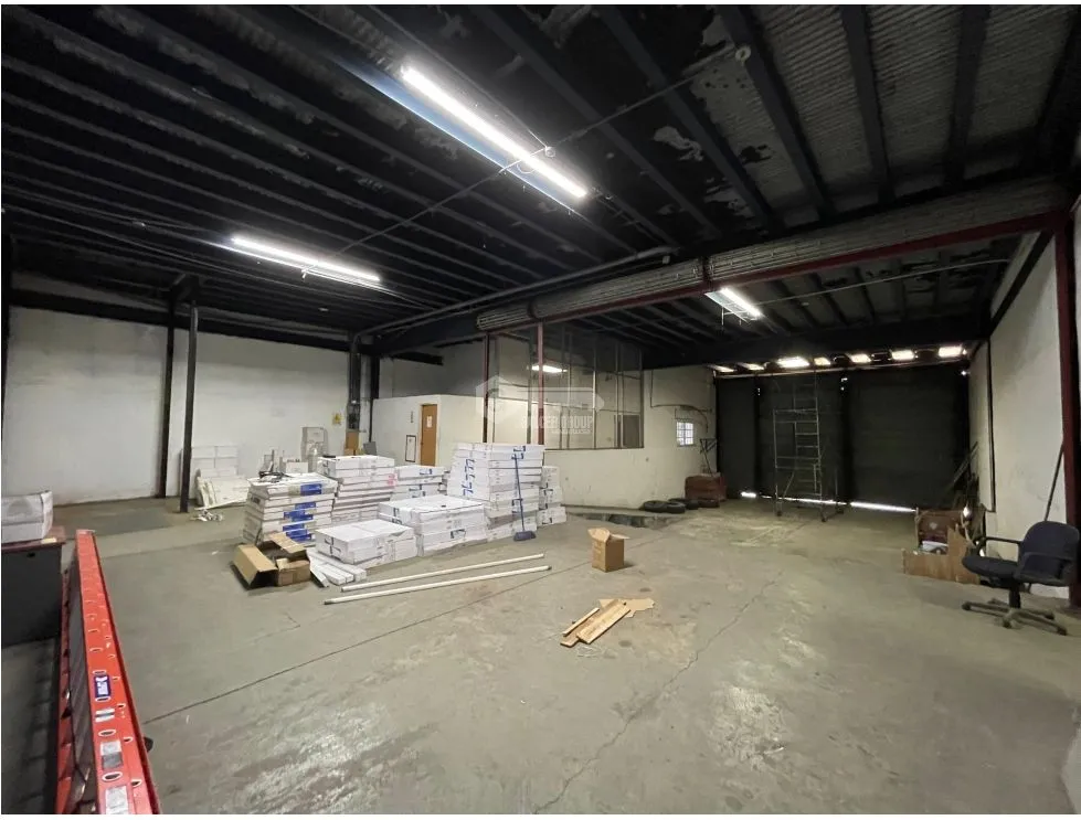 COLON / FREE ZONE / COMMERCIAL WAREHOUSE FRANCE FIELD / 1628M / 2 LEVELS
