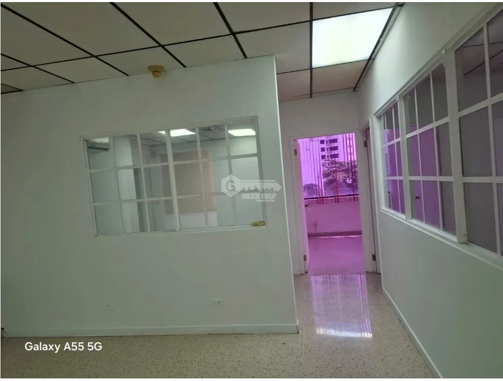 LOCAL / BALBOA PLAZA / 53M / 1 BAÑO / AIRE ACONDICIONADO / DIVICIONES