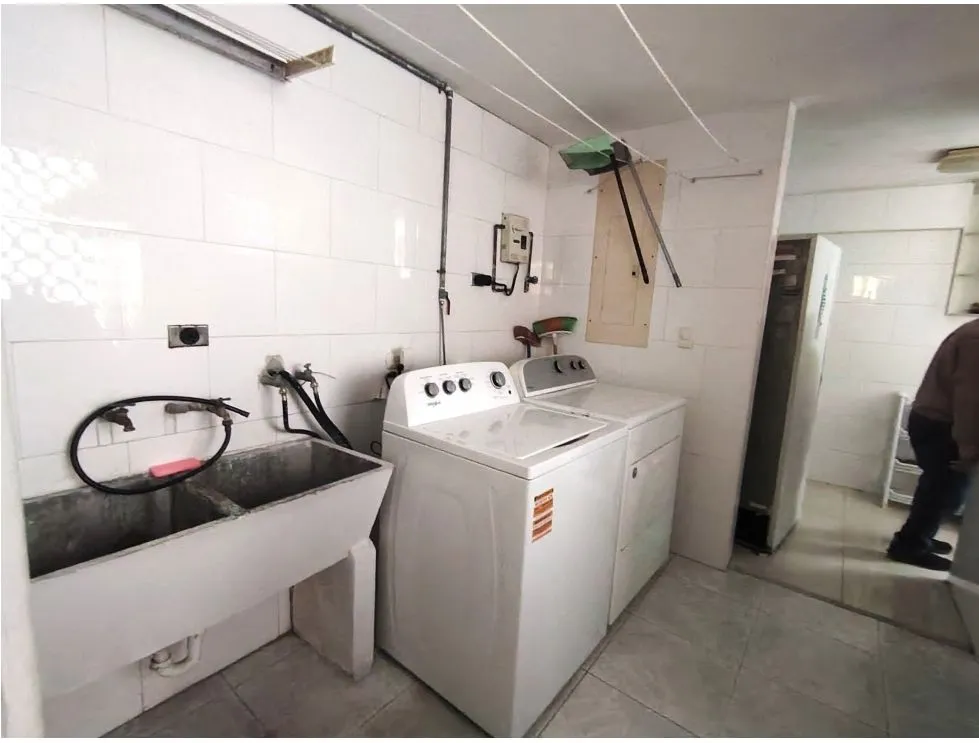 Sale of Furnished Apartment in PH Rocamar, Av. Balboa. EAR