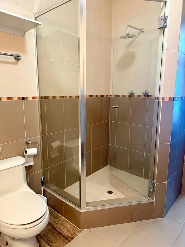 Penthouse Completamente Renovado, Vista Frente a la Bahía, Avenida Balboa $1,550