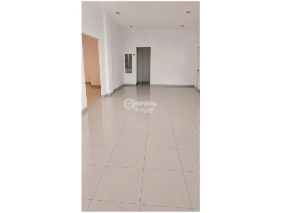 SE VENDE EDIFICIO COMERCIAL COLON ZONA LIBRE 630M 3 LOCALES 2 PISOS