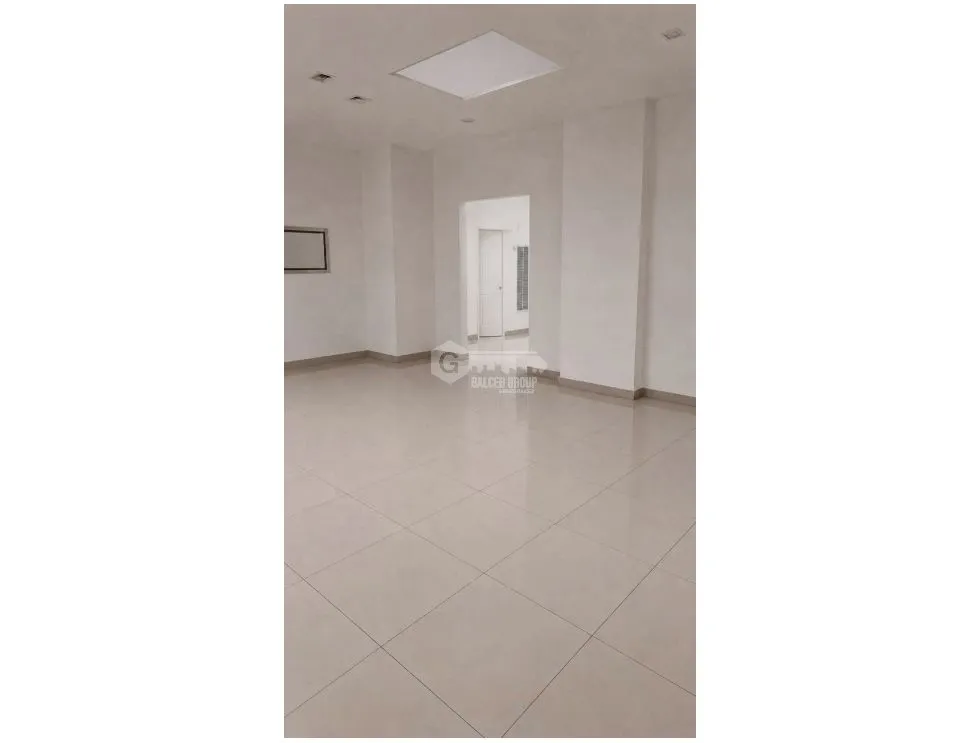 SE ALQUILA EDIFICIO COMERCIAL COLON ZONA LIBRE 630M 3 LOCALES 2 PISOS