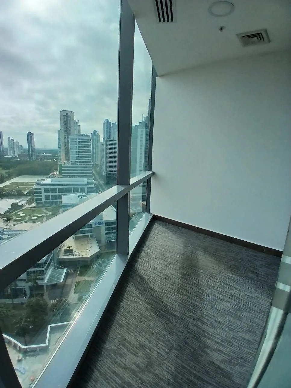 OFFICE FOR RENT 108M2