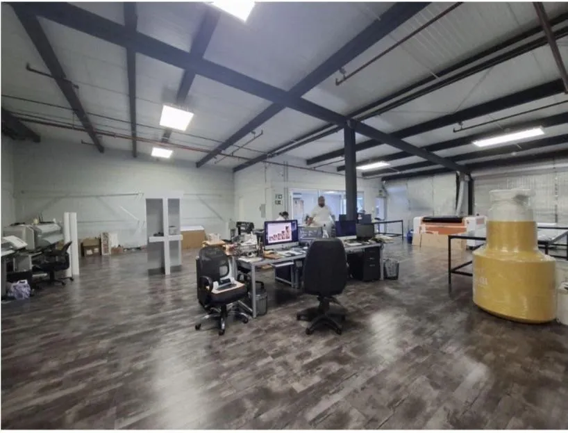 Impulsa tu Empresa en PH Ofidepósitos Central!