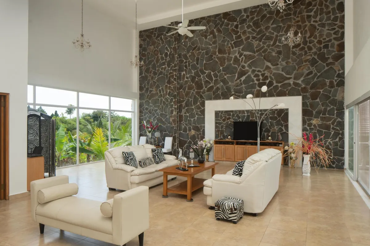 Casa Frente a la Playa de 4 Habitaciones con Piscina en Boca Chica