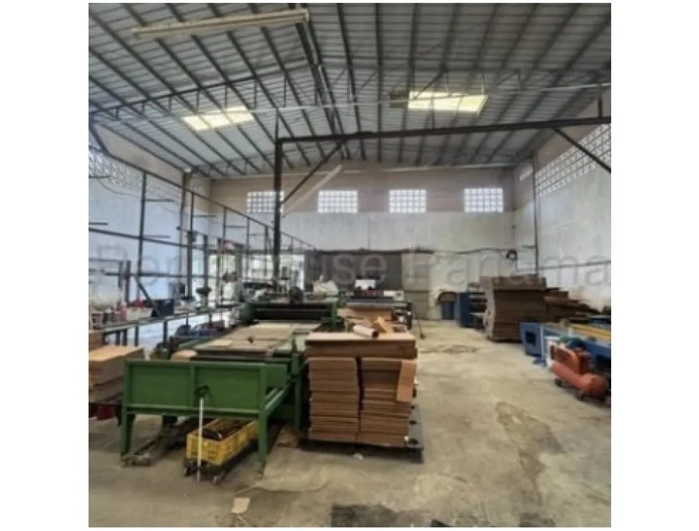 Galera Comercial en Venta – Pueblo Nuevo 800m2
