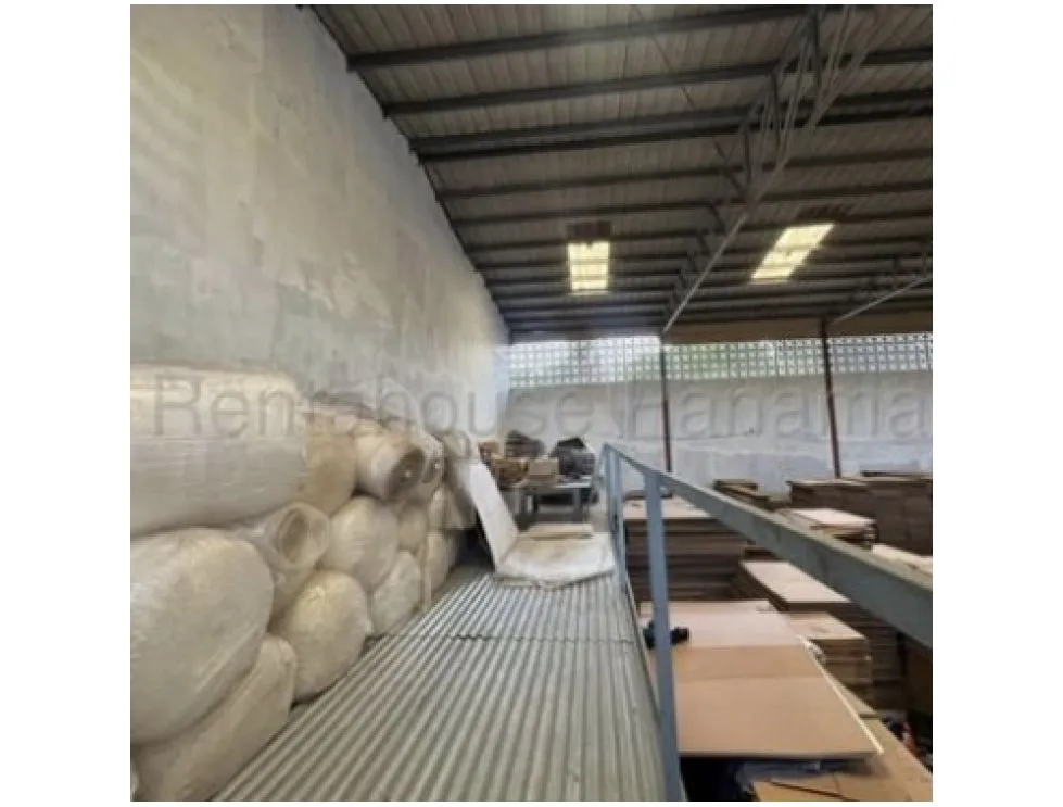 Galera Comercial en Venta – Pueblo Nuevo 800m2