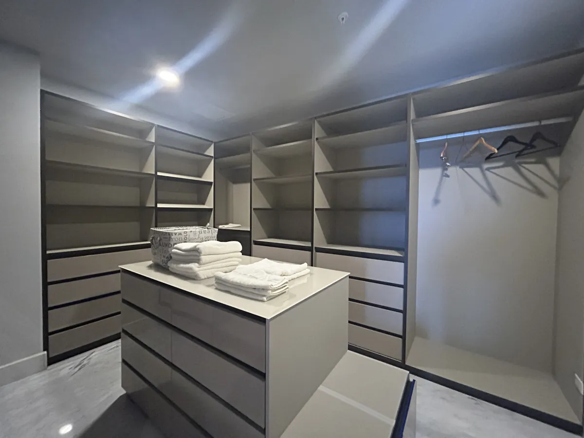 Espectacular Apartamento Amoblado 394 m² The Towers Paitilla Mudanza 15 de Agosto