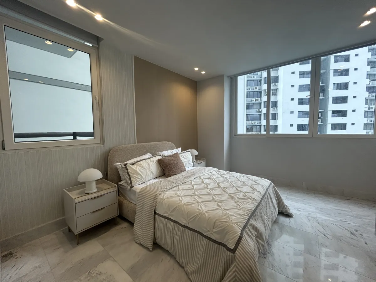 Espectacular Apartamento Amoblado 394 m² The Towers Paitilla Mudanza 15 de Agosto