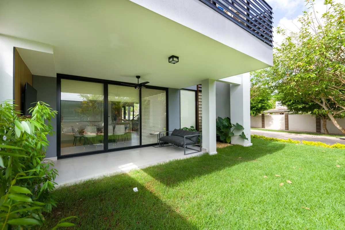 Espacioso Townhome 183m² en Imaterra Modelo Alere B ¡Entrega Inmediata!
