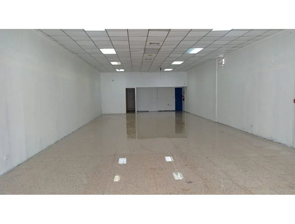 COMMERCIAL SPACE FOR RENT BRISAS DEL GOLF 175M 2 BATHROOMS GROUND FLOOR