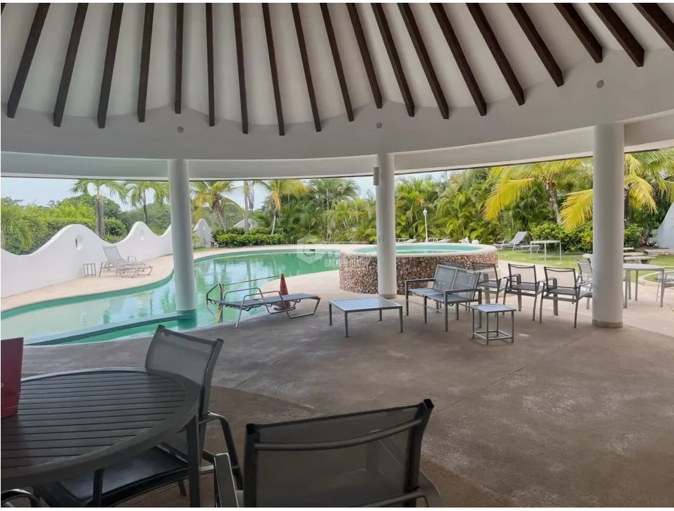 SE VENDE APARTAMENTO 219M EN PUNTA BARCO PH EL QUETZAL CON BALCON