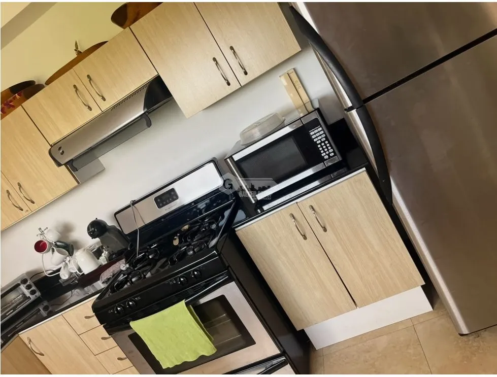SE VENDE APARTAMENTO 219M EN PUNTA BARCO PH EL QUETZAL CON BALCON