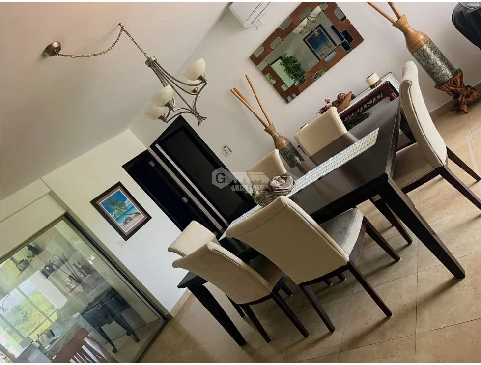 SE VENDE APARTAMENTO 219M EN PUNTA BARCO PH EL QUETZAL CON BALCON
