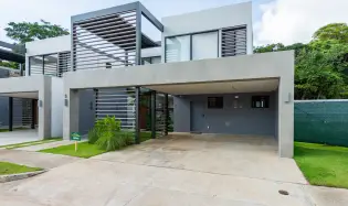 Espectacular Casa Unifamiliar Independiente  Máxima Amplitud y Entrega Inmediata