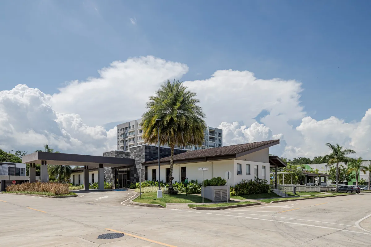 Espectacular Casa Unifamiliar Independiente  Máxima Amplitud y Entrega Inmediata