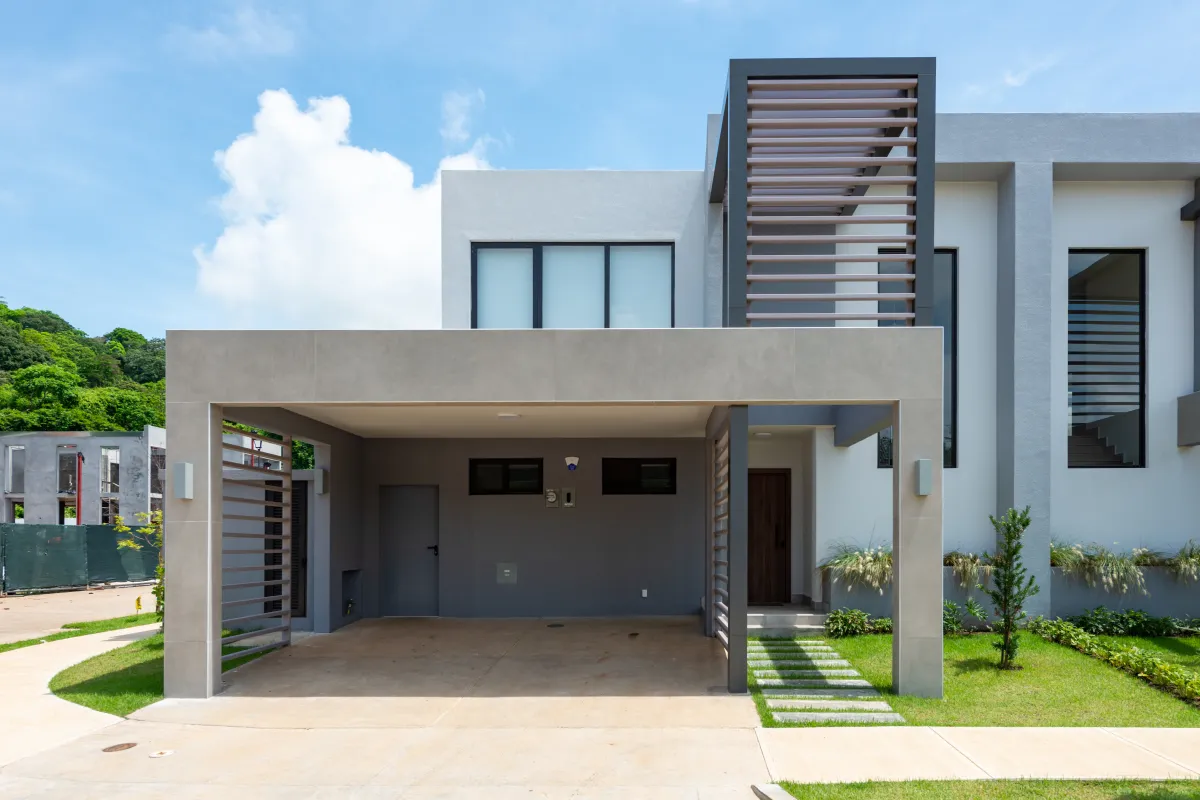 Stunning Premium Duplex Home with Spacious Lot - Immediate Delivery!