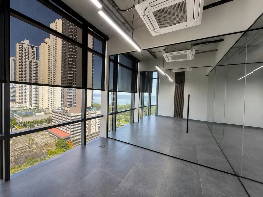 Impeccable 95m² Office in Costa del Este, Prime Time Tower, Ready for Occupancy