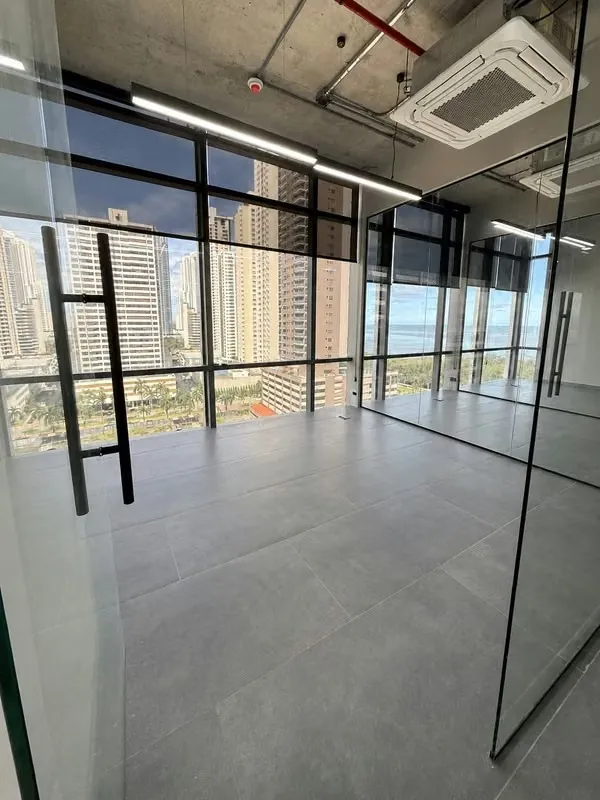 Impeccable 95m² Office in Costa del Este, Prime Time Tower, Ready for Occupancy