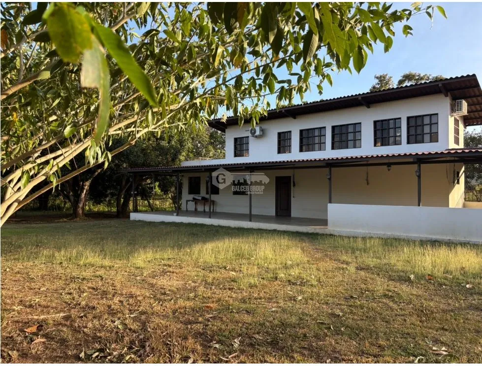 TWO-LEVEL HOUSE FOR SALE IN CHAME LLANO GRANDE 4203M WITH TERRACE