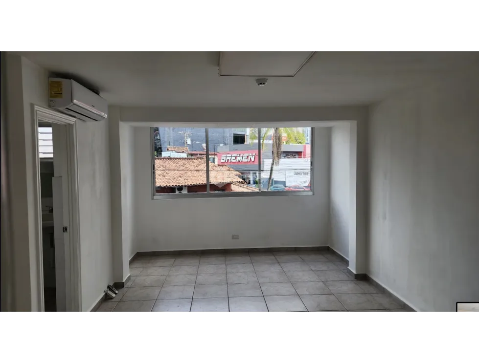 SE ALQUILA OFICINA EN CALLE 50 PLAZA VARIBE 93M PLANTA ALTA