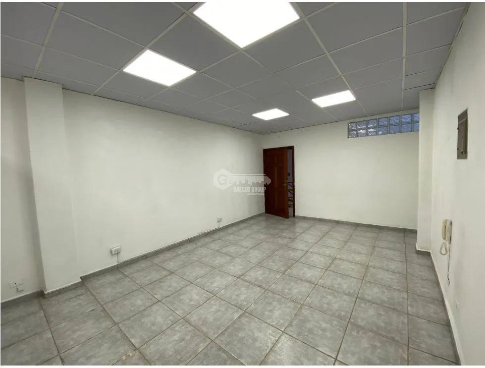 CALLE 50 / OFFICE / PLAZA CARIBE / 43M / PARTITIONED / UPPER FLOOR