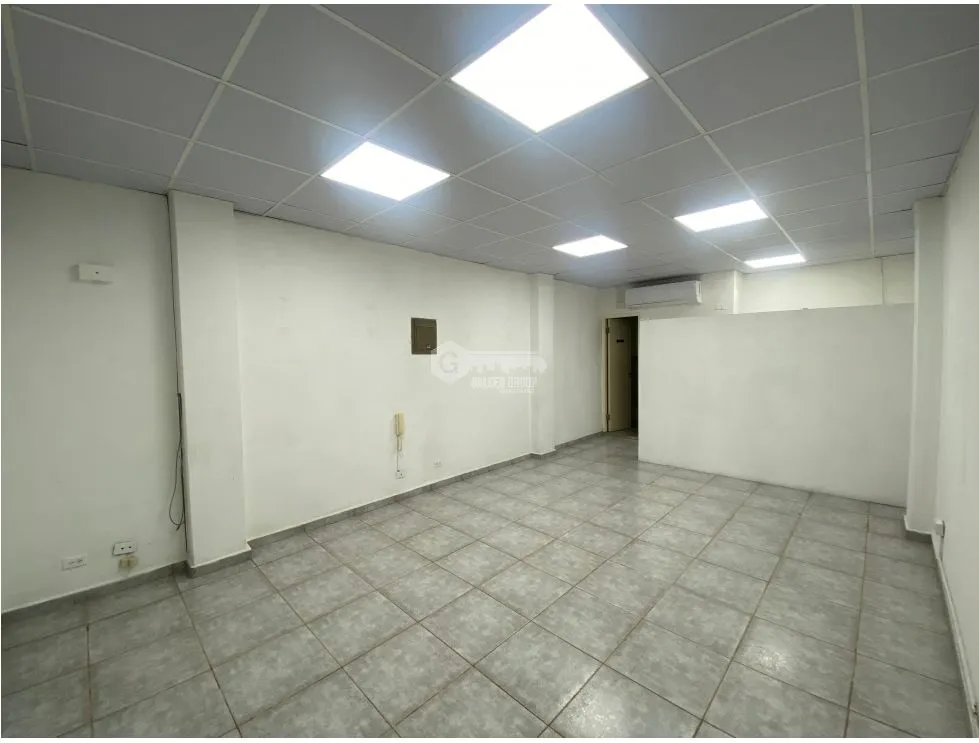 CALLE 50 / OFFICE / PLAZA CARIBE / 43M / PARTITIONED / UPPER FLOOR