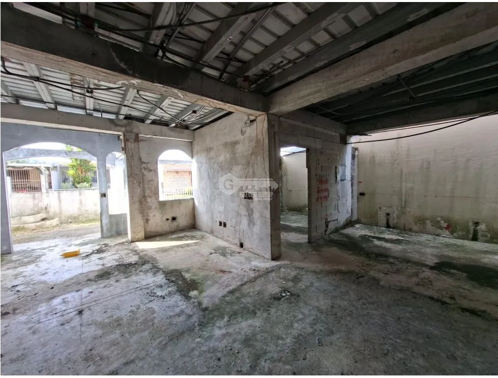 SE VENDE TERRENO CON CASA EN CONSTRUCCION LAS CUMBRES  650M NEGOCIABLE