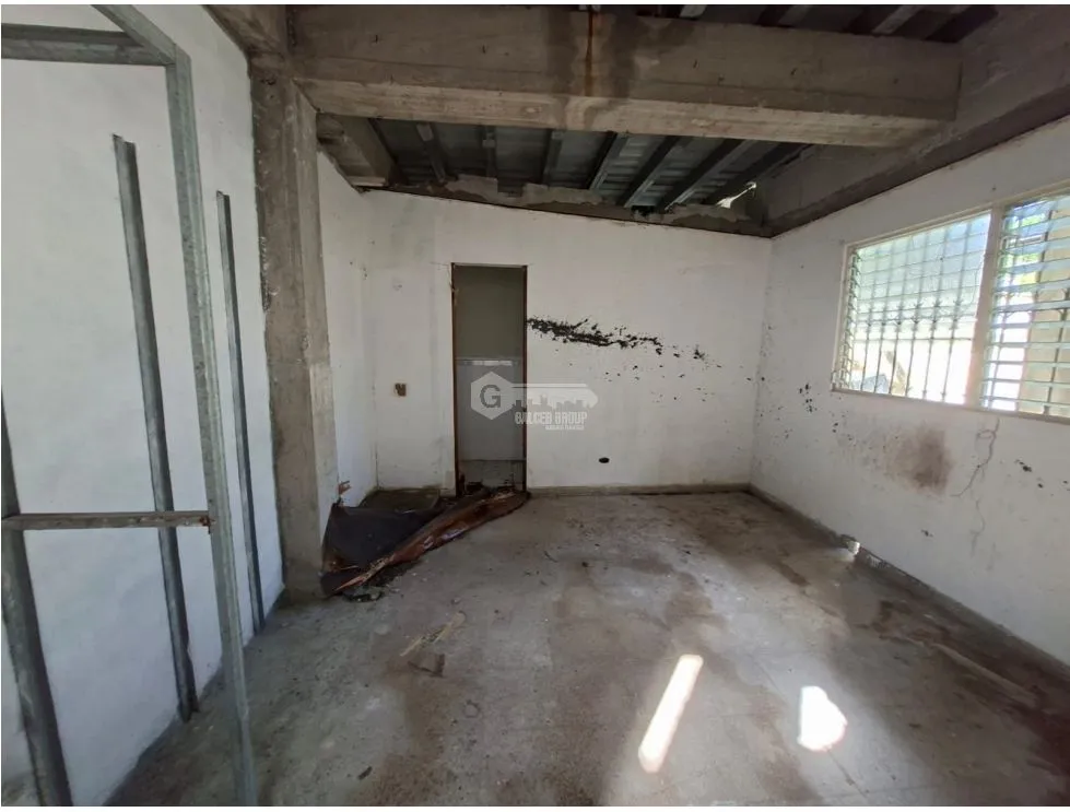 SE VENDE TERRENO CON CASA EN CONSTRUCCION LAS CUMBRES  650M NEGOCIABLE