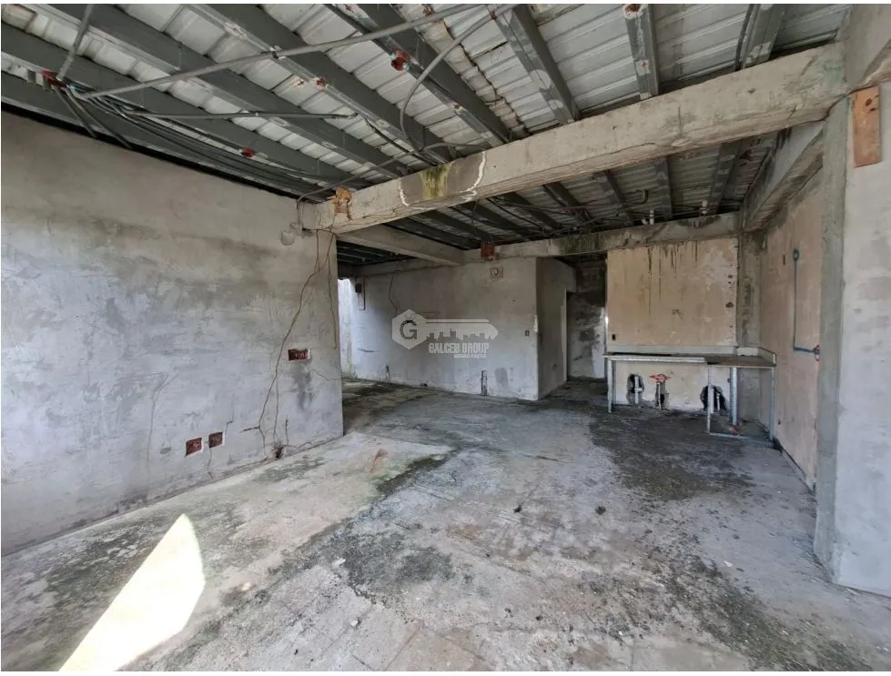 SE VENDE TERRENO CON CASA EN CONSTRUCCION LAS CUMBRES  650M NEGOCIABLE