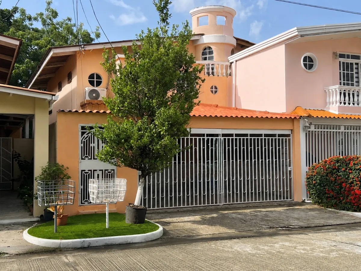 HOUSE for SALE in Condado del Rey