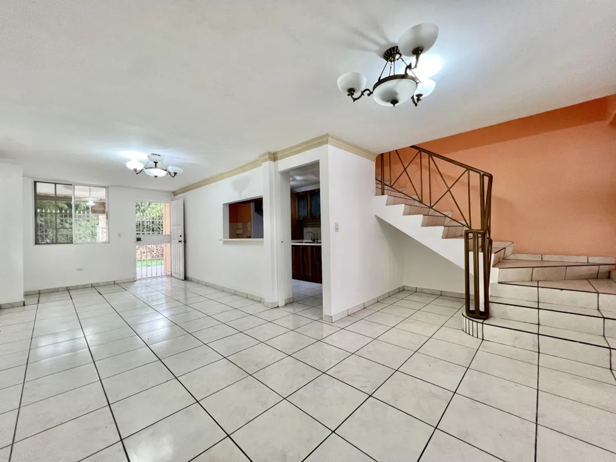 HOUSE for SALE in Condado del Rey