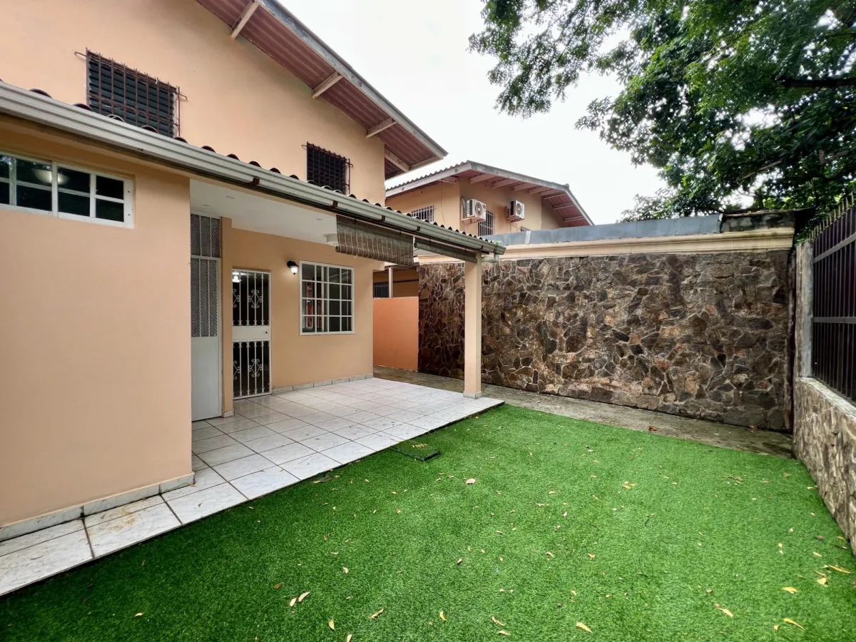 HOUSE for SALE in Condado del Rey