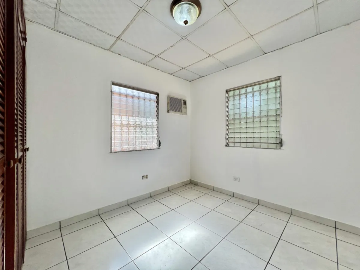 HOUSE for SALE in Condado del Rey