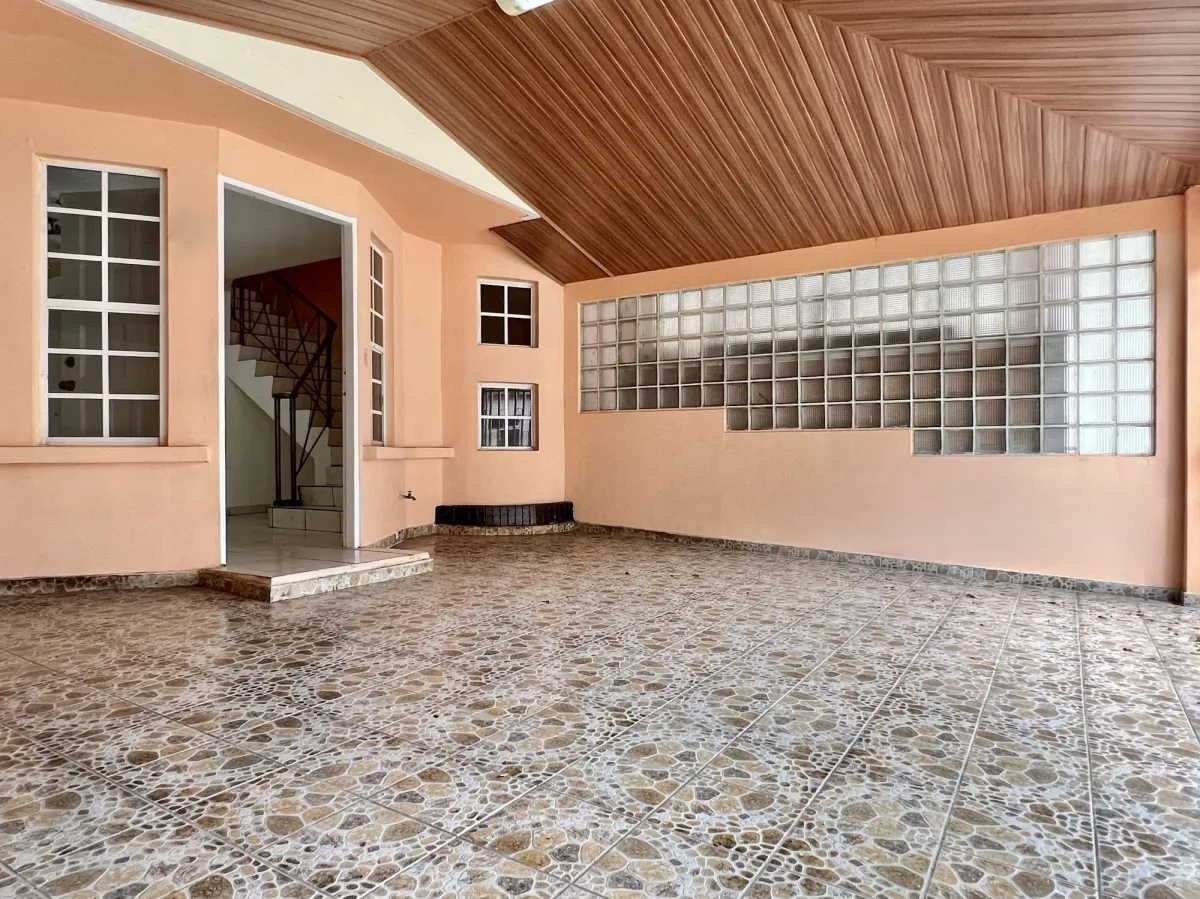 HOUSE for SALE in Condado del Rey