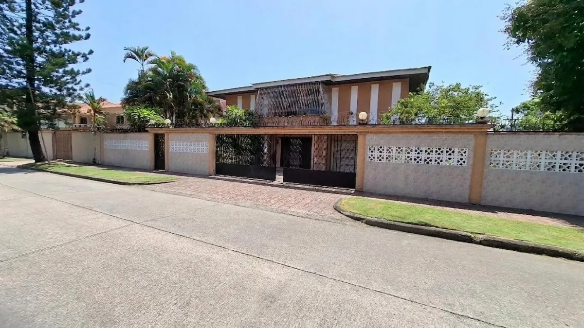 COLÓN/HOUSE FOR SALE