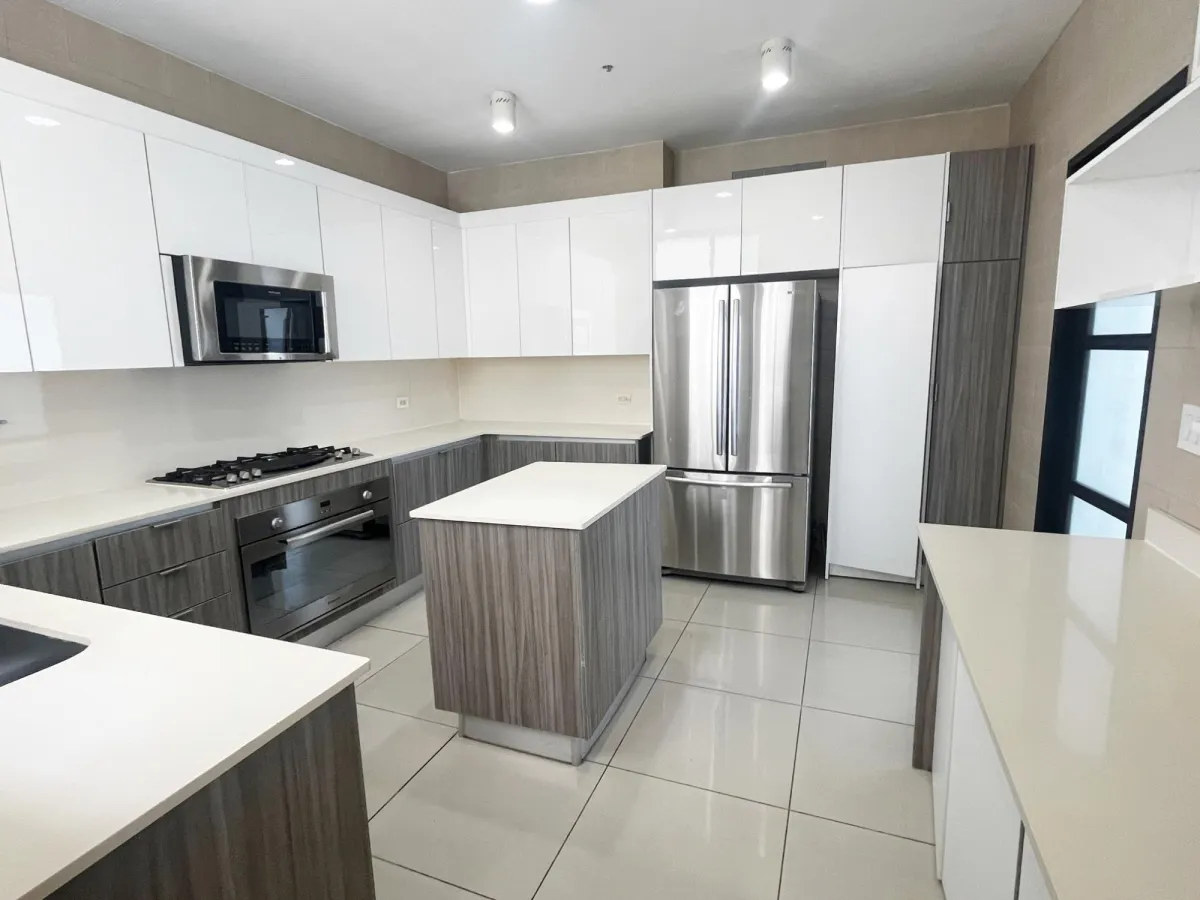 SE VENDE APARTAMENTO EN PH MANDARIN BAY SAN FRANCISCO