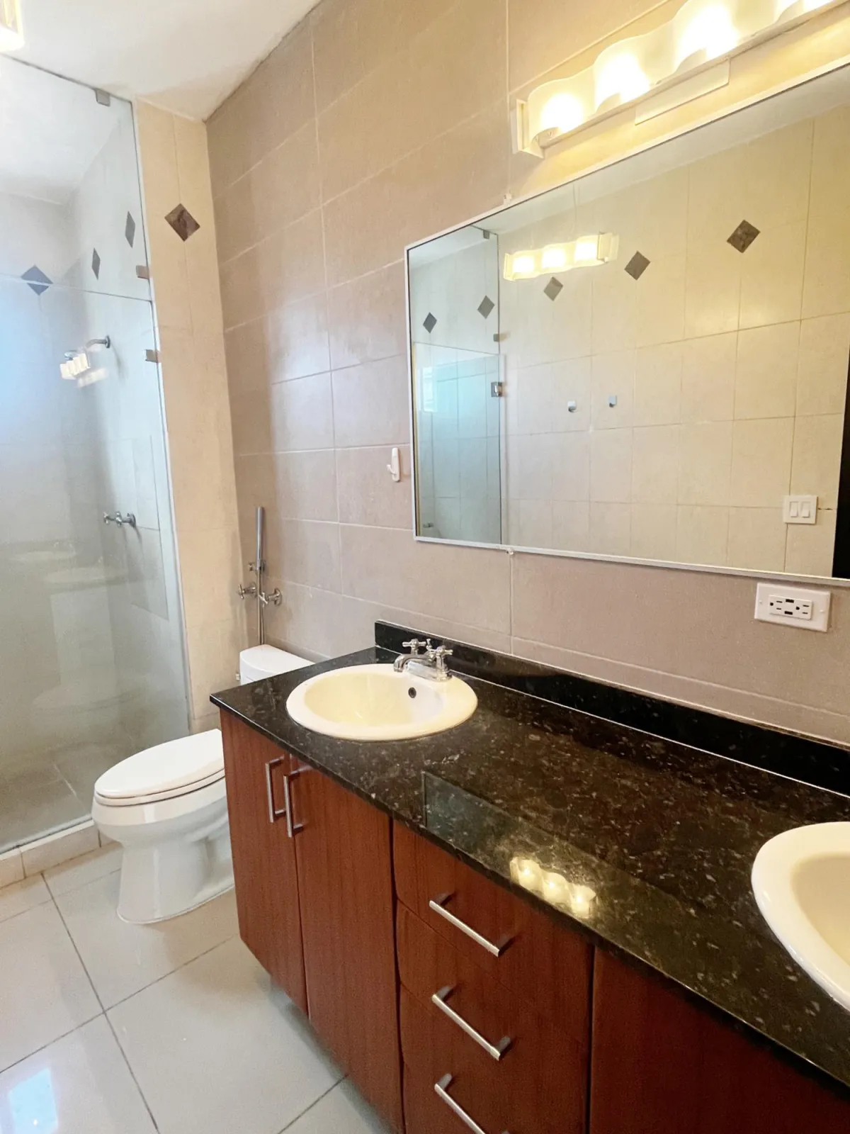 SE VENDE APARTAMENTO EN PH MANDARIN BAY SAN FRANCISCO