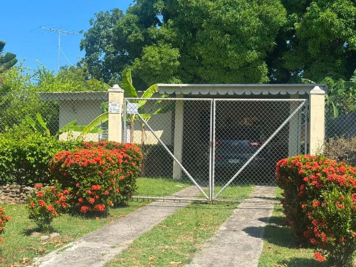 HOUSE FOR SALE IN SAN CARLOS
