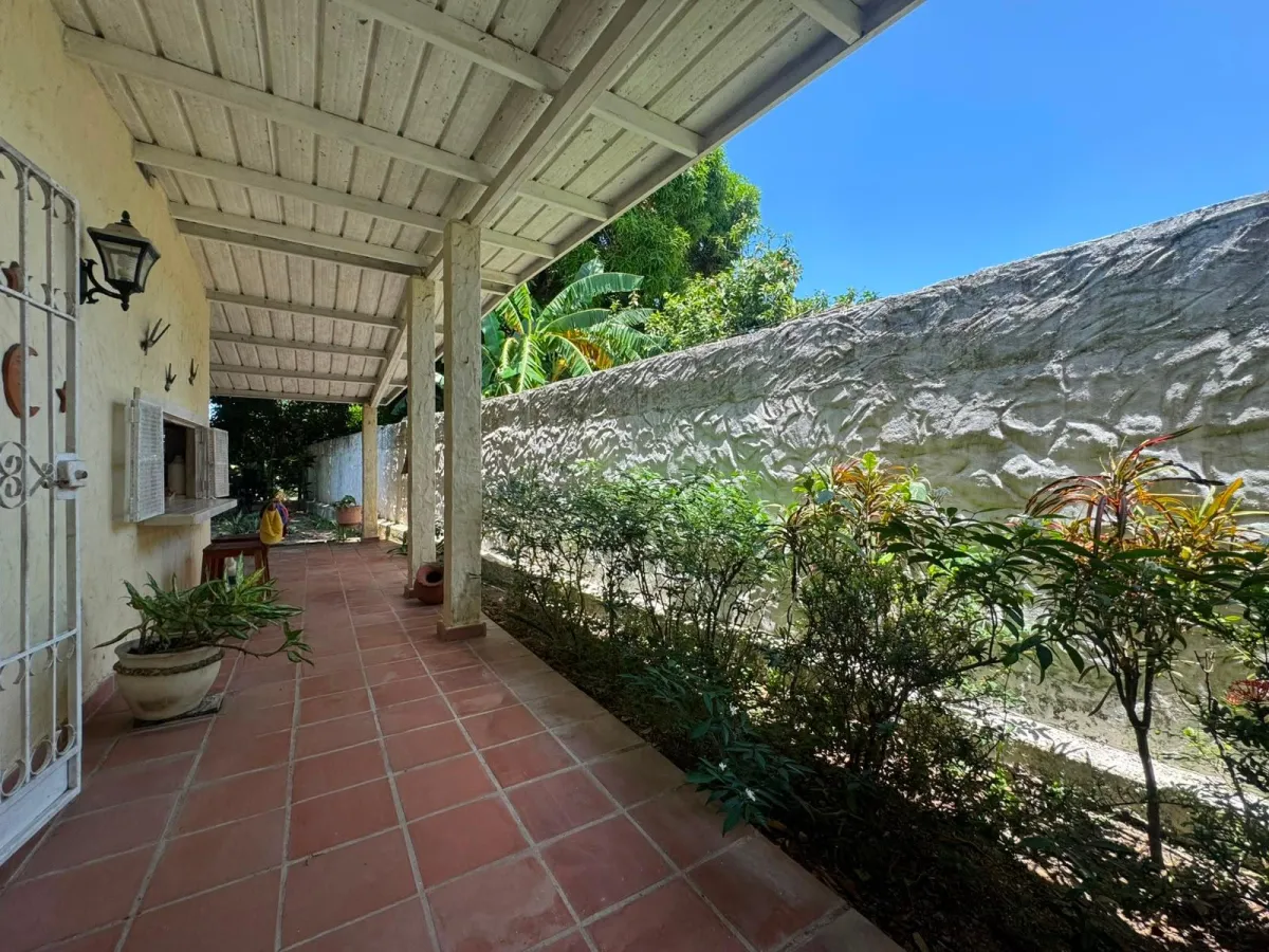 HOUSE FOR SALE IN SAN CARLOS