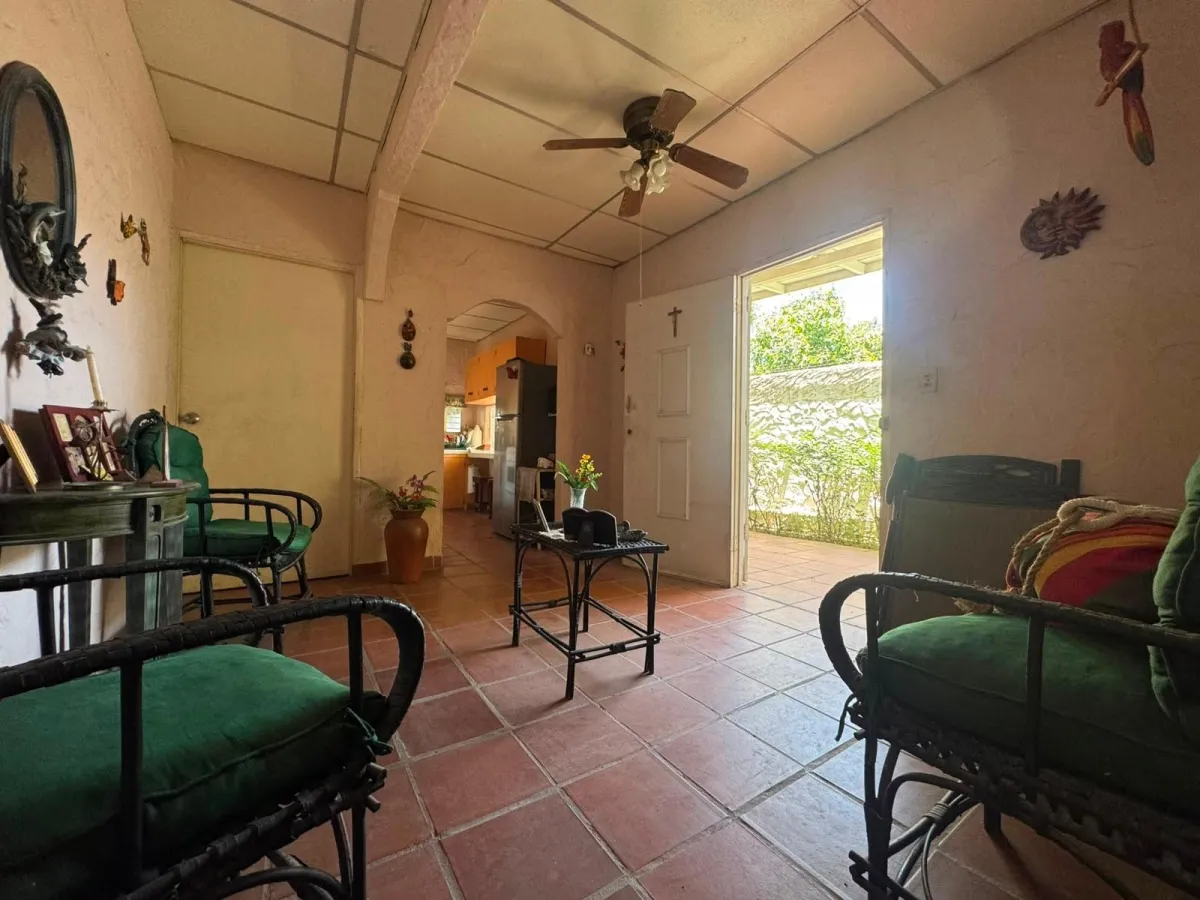 HOUSE FOR SALE IN SAN CARLOS