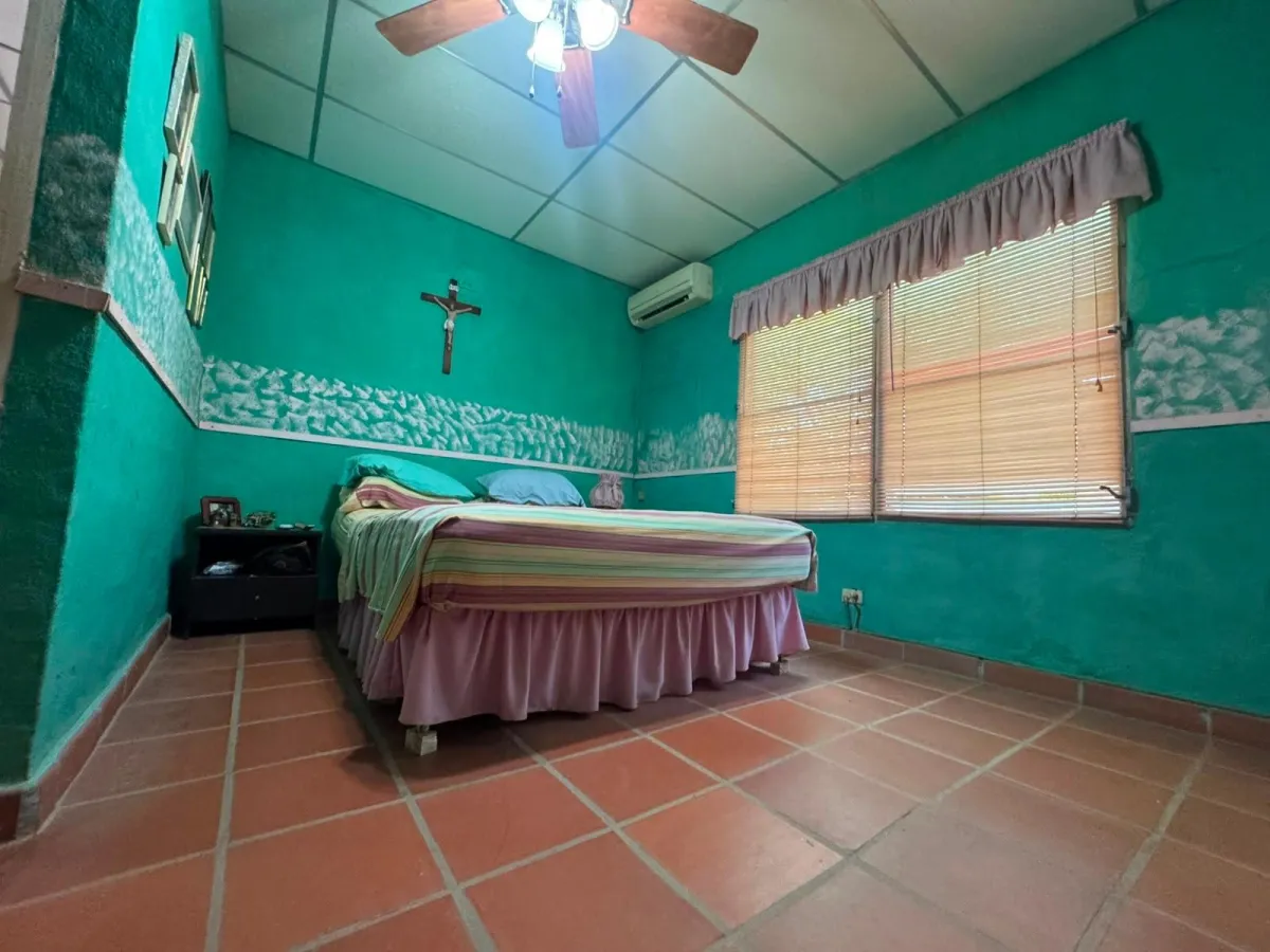 HOUSE FOR SALE IN SAN CARLOS