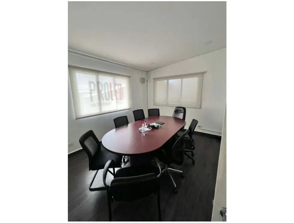 Warehouse with Offices for Rent in Parque Lefevre
