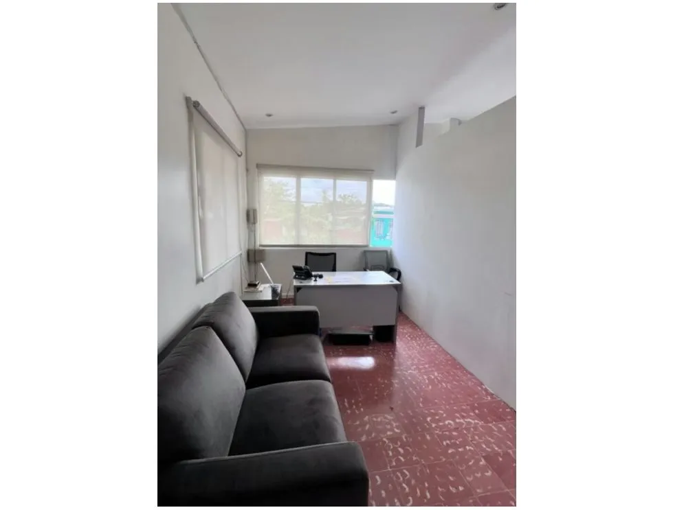 Warehouse with Offices for Rent in Parque Lefevre