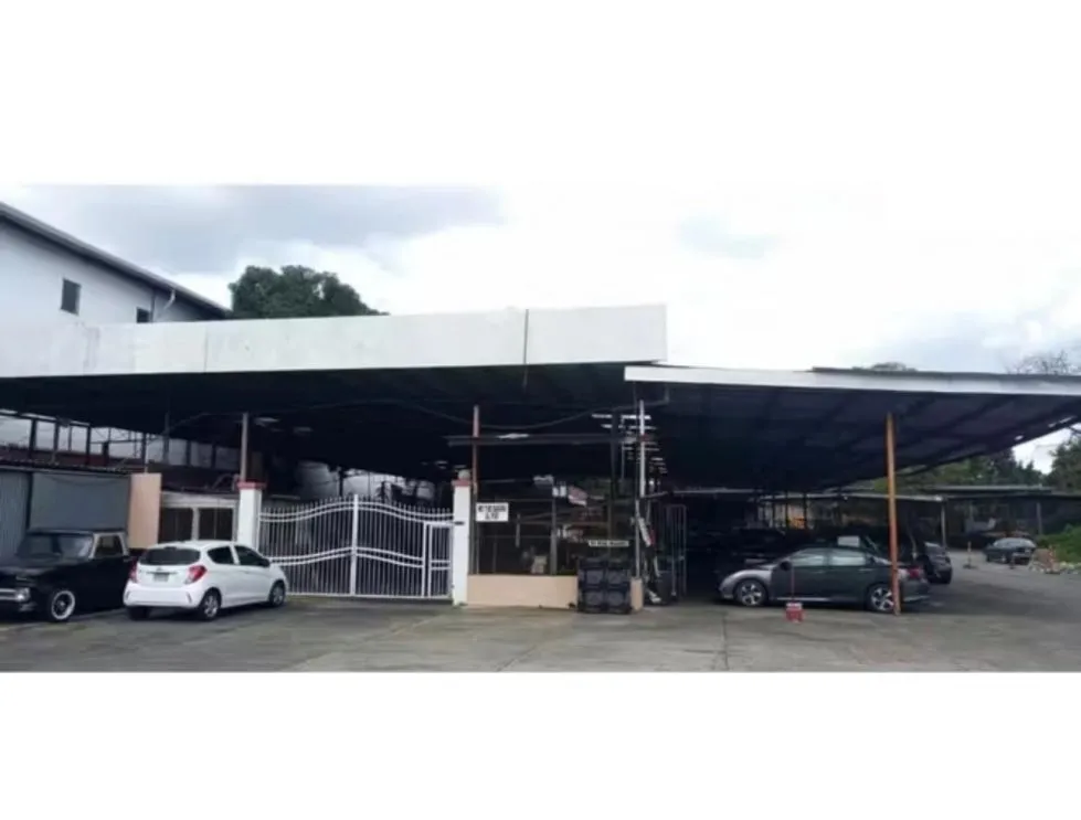 Semi-Open Warehouse for Rent in Parque Lefevre