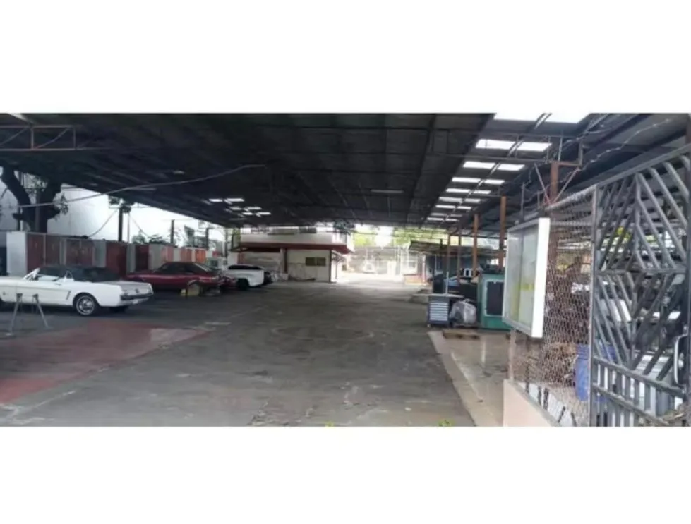Semi-Open Warehouse for Rent in Parque Lefevre
