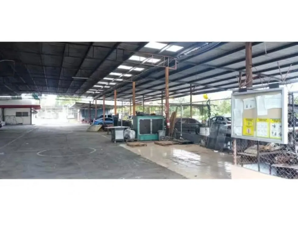 Semi-Open Warehouse for Rent in Parque Lefevre